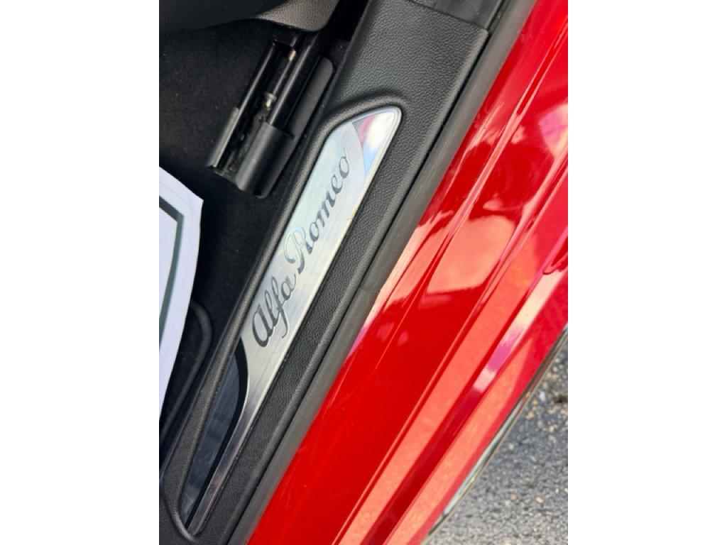 Used 2024 Alfa Romeo Giulia Quadrifoglio RWD image 13