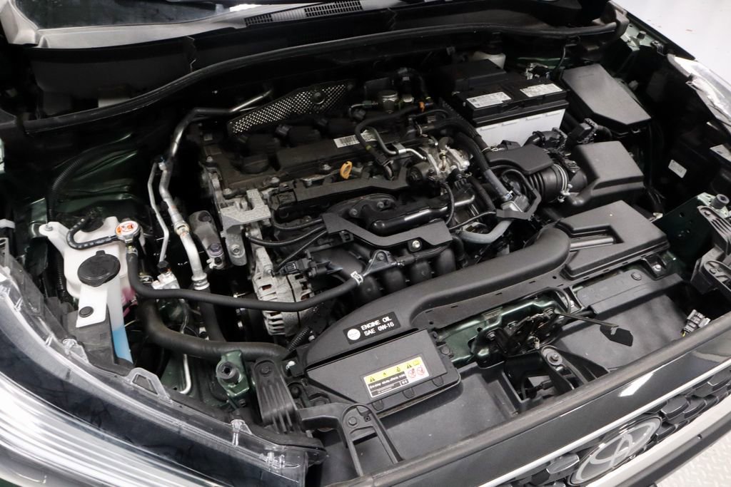 Used 2022 Toyota Corolla Cross XLE w/ Convenience Package AWD/4WD image 17