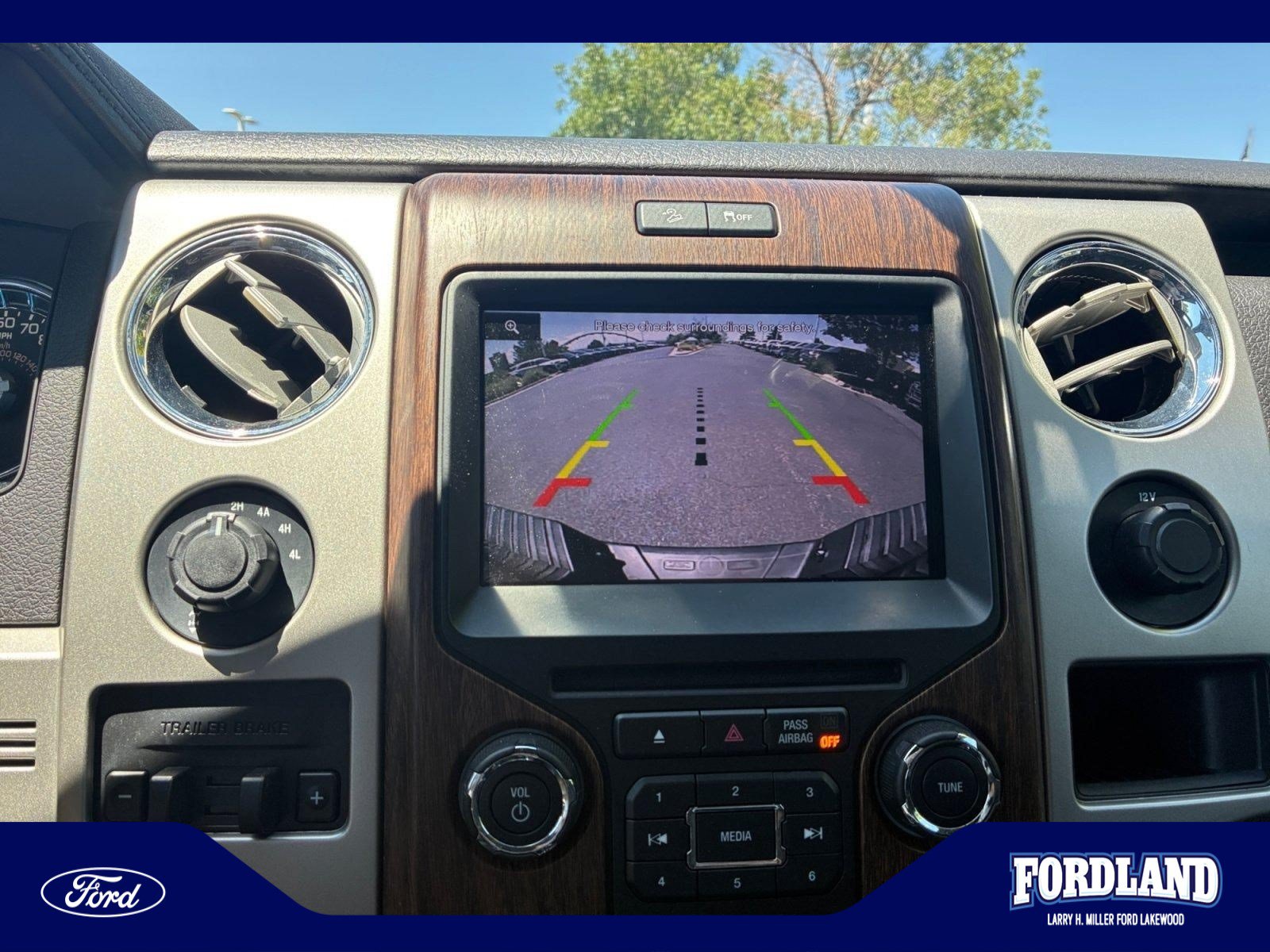 Used 2013 Ford F150 Lariat w/ Lariat Chrome Pkg AWD/4WD image 28