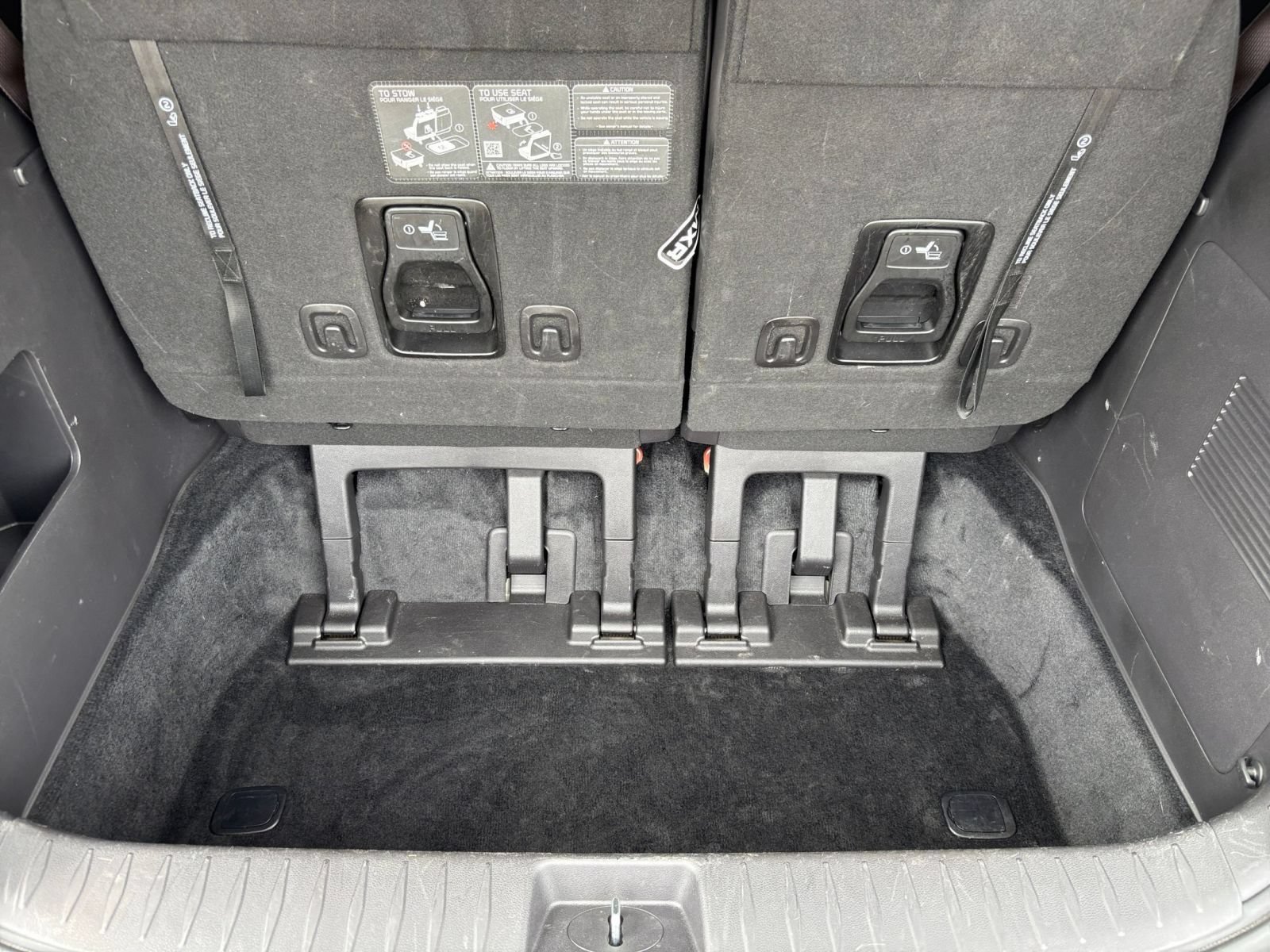 Used 2026 Kia Carnival FWD image 33