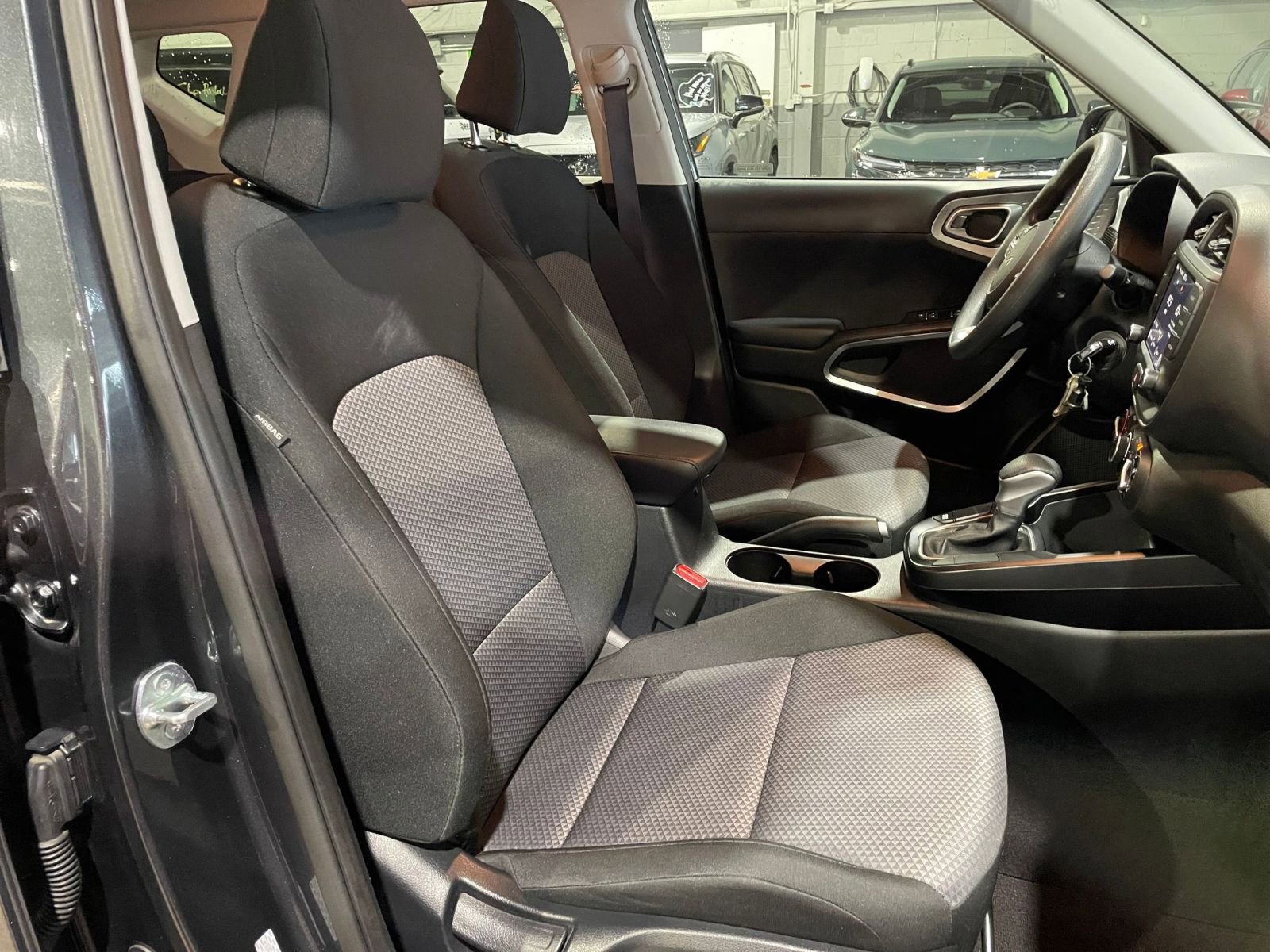 Used 2025 Kia Soul LX w/ LX Technology Package image 34