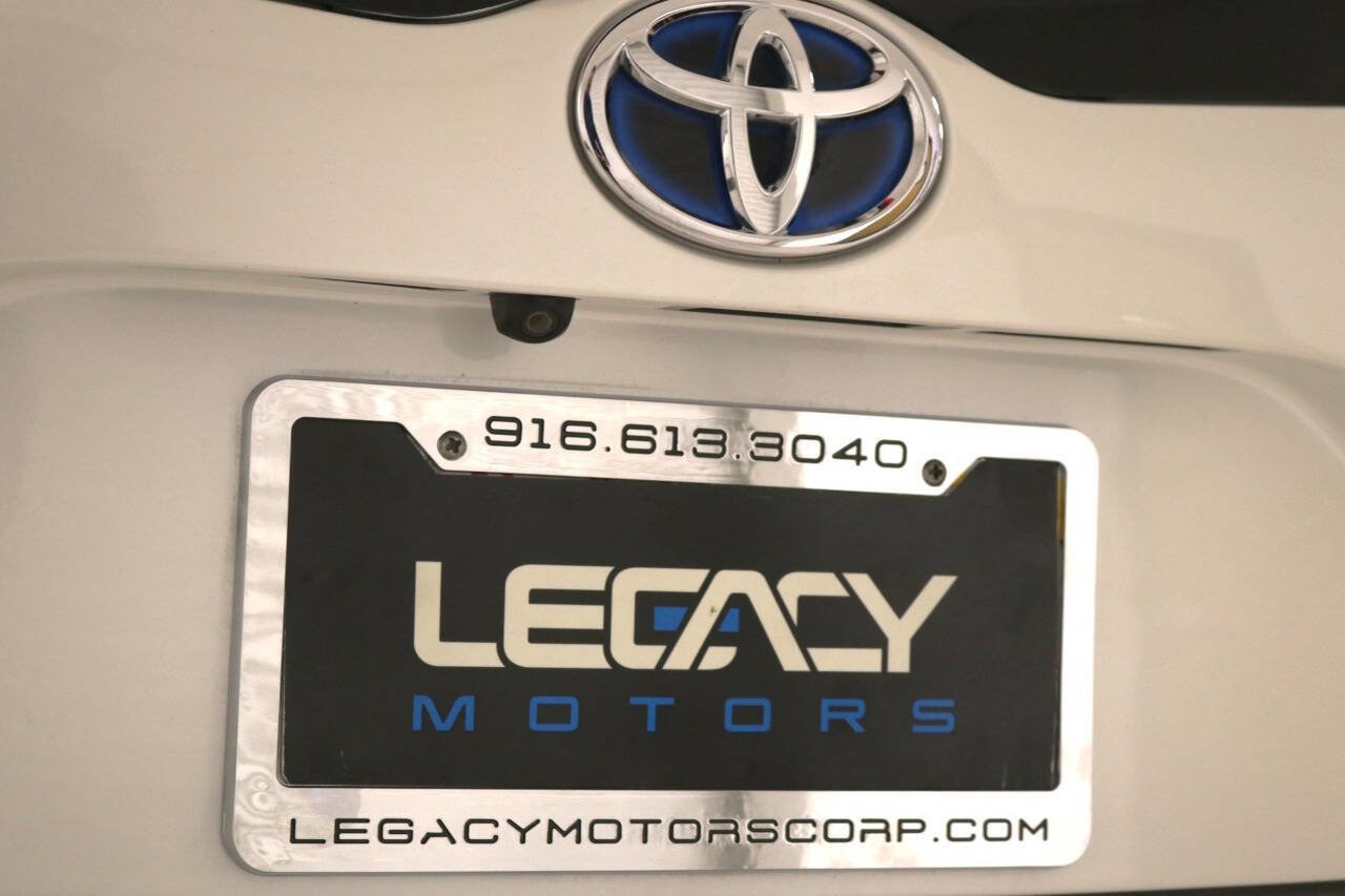 Used 2017 Toyota Prius Prime Advanced image 98