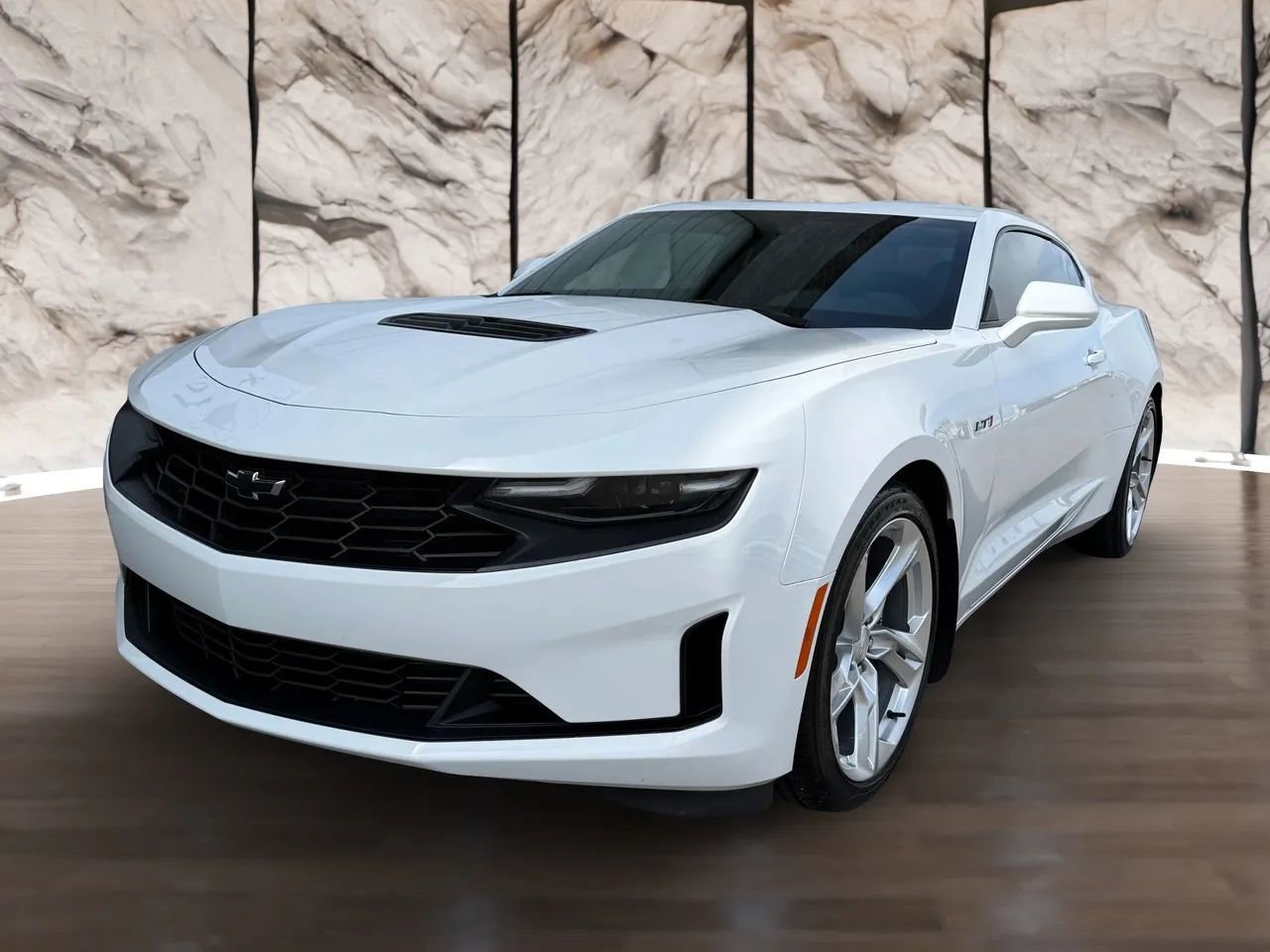 Used 2023 Chevrolet Camaro LT w/ Technology Package image 5