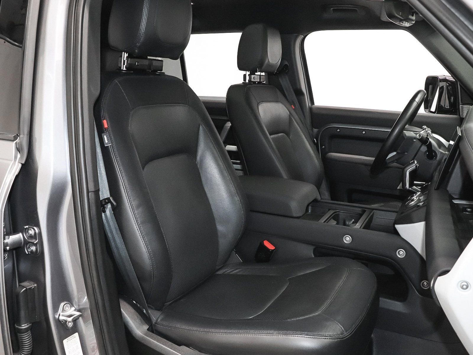 Used 2023 Land Rover Defender 130 X-Dynamic SE image 23