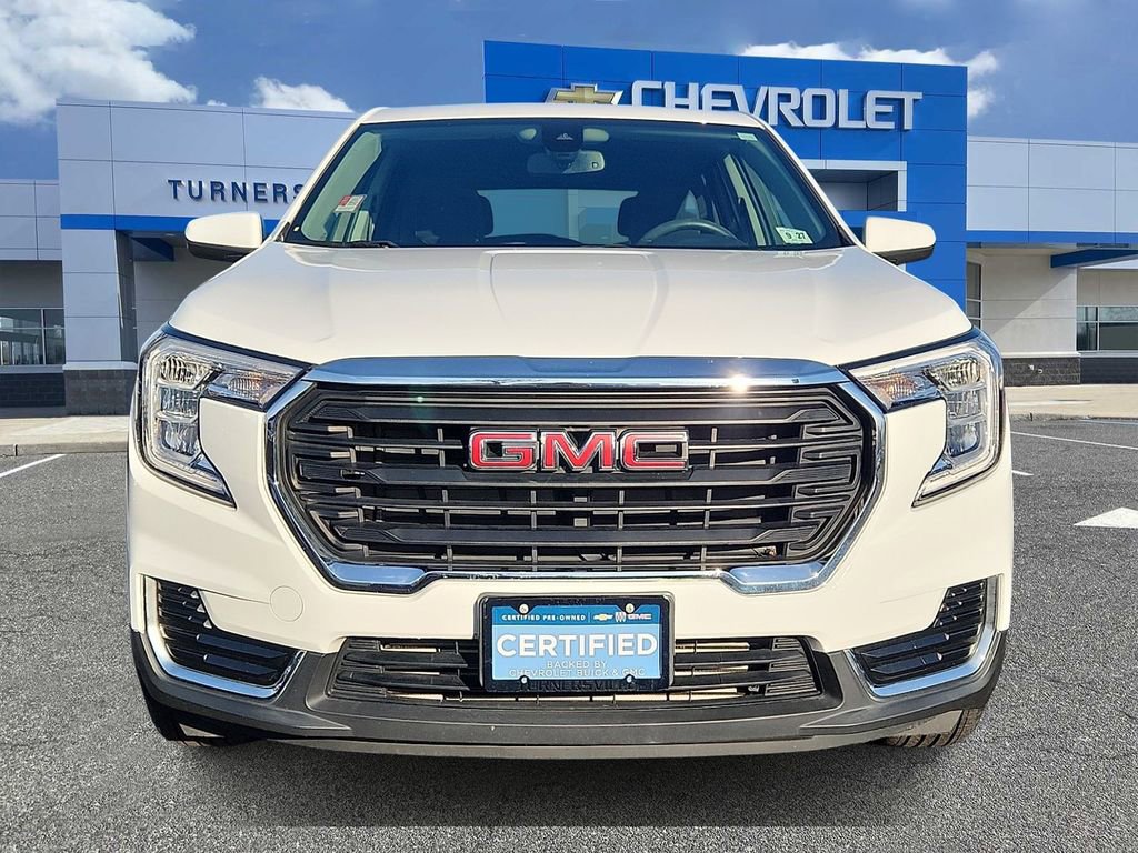 Certified 2022 GMC Terrain SLE image 2
