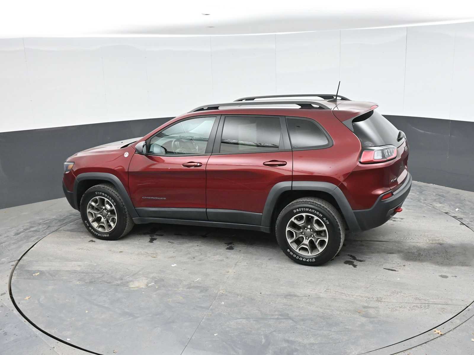 Used 2021 Jeep Cherokee Trailhawk w/ Sun, Sound & Nav Group AWD/4WD image 32