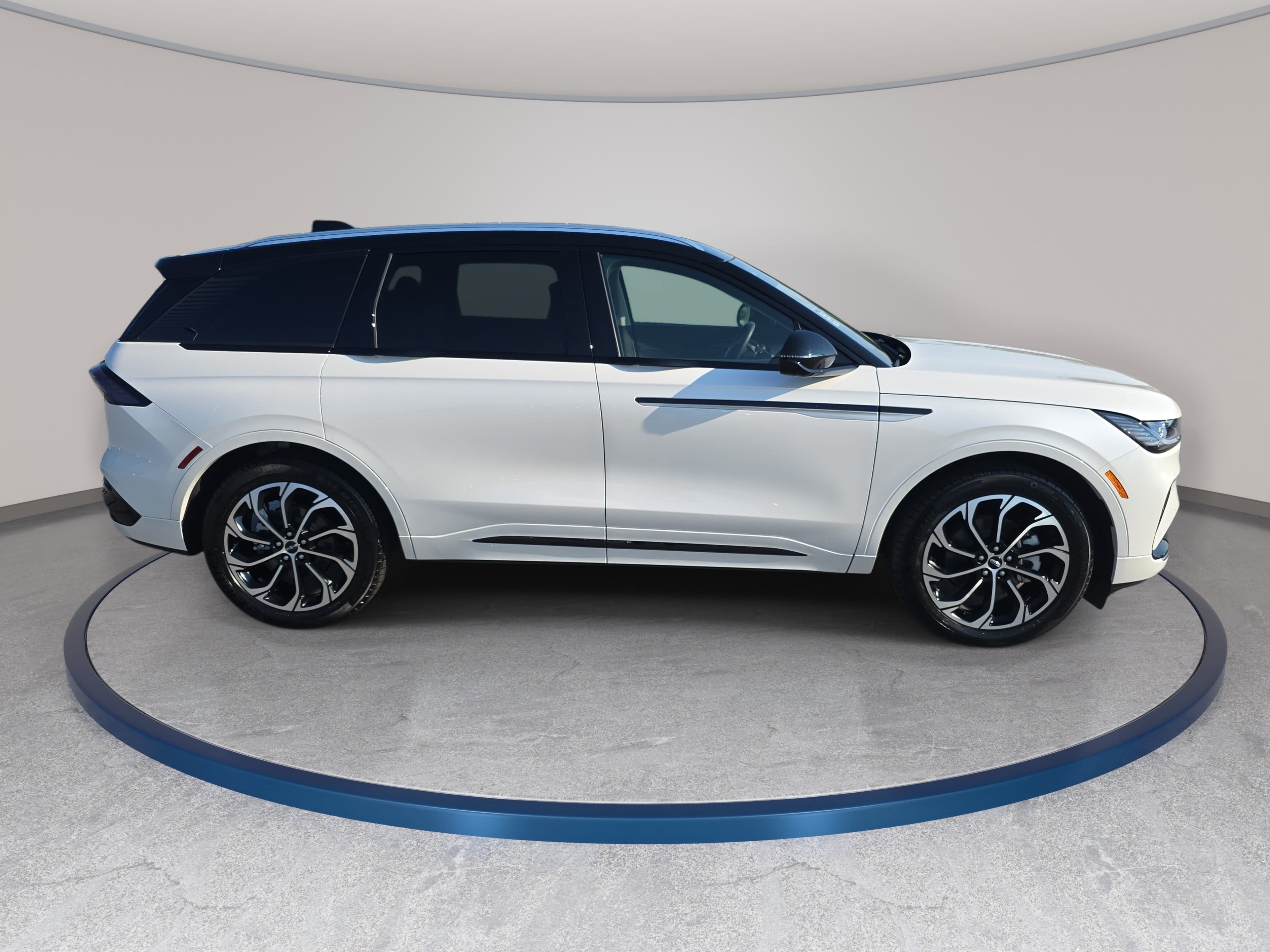 New 2026 Lincoln Nautilus Reserve AWD/4WD image 4
