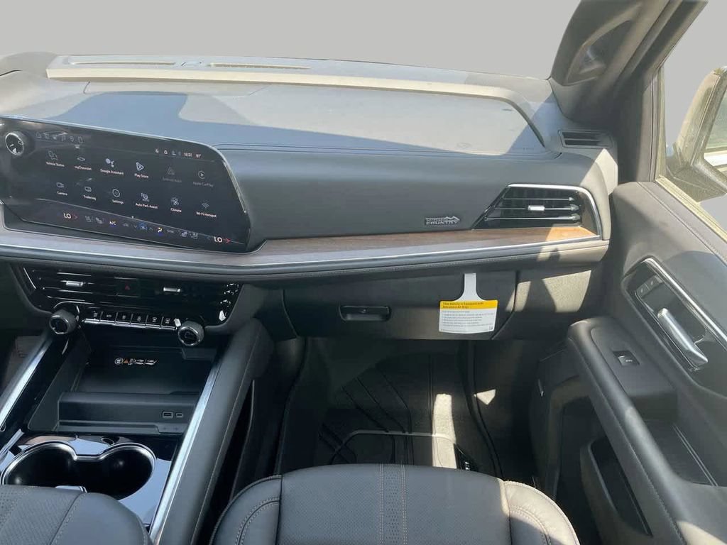 New 2026 Chevrolet Suburban High Country AWD/4WD image 13