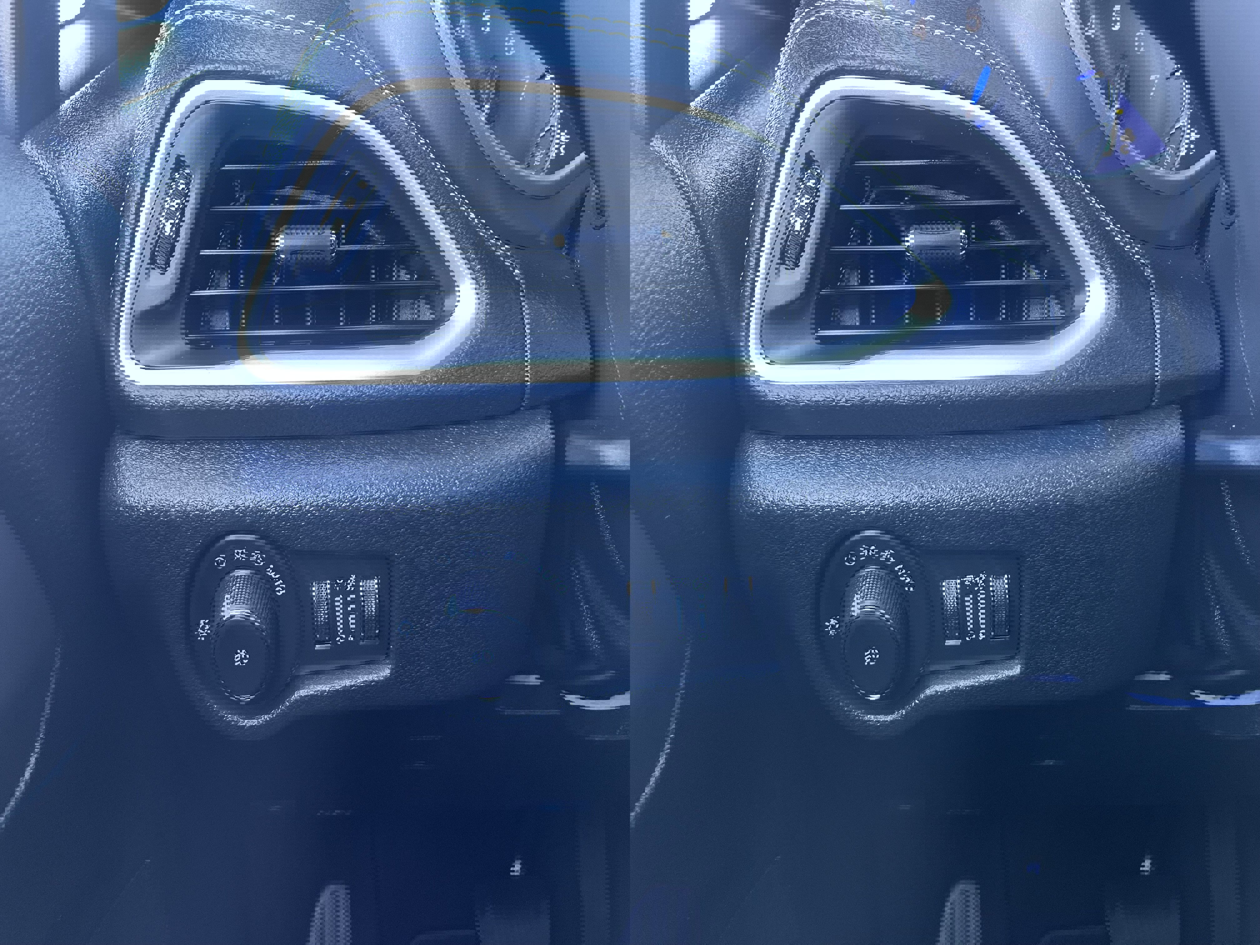 New 2026 Chrysler Pacifica Select image 36