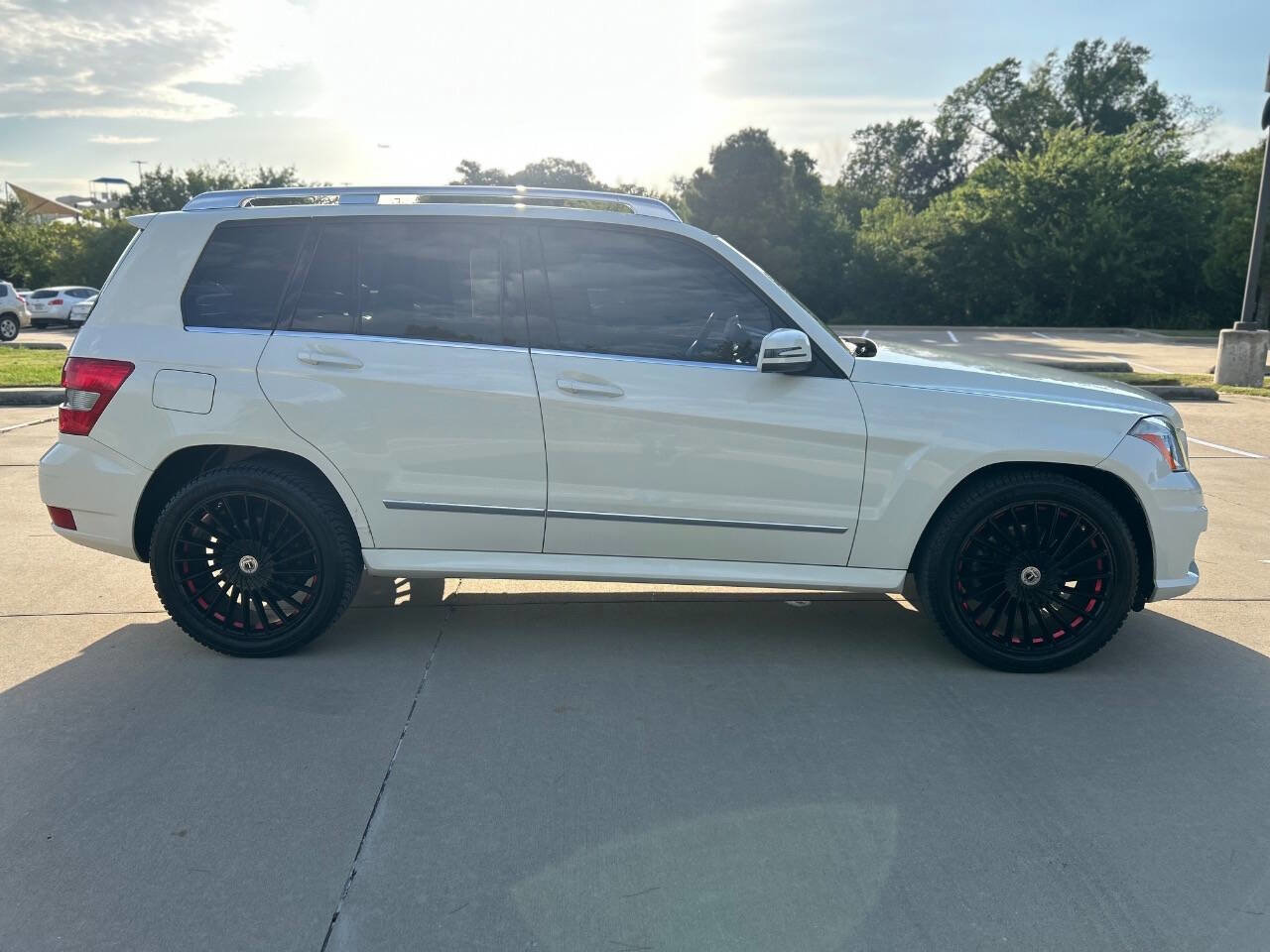 Used 2011 Mercedes-Benz GLK 350 4MATIC image 5