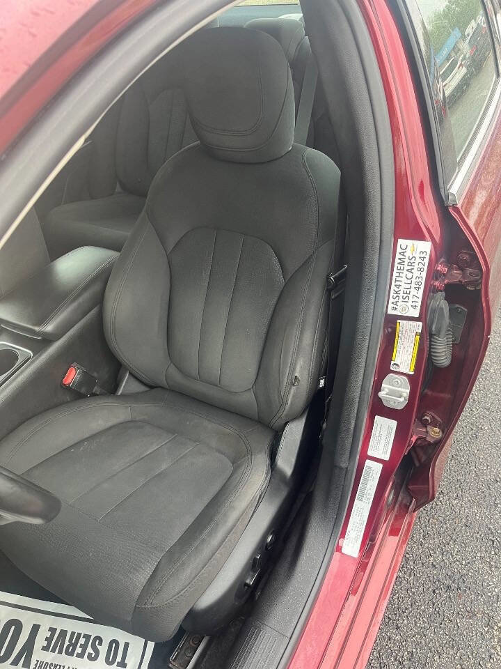Used 2016 Chrysler 200 Limited w/ Convenience Group FWD image 10