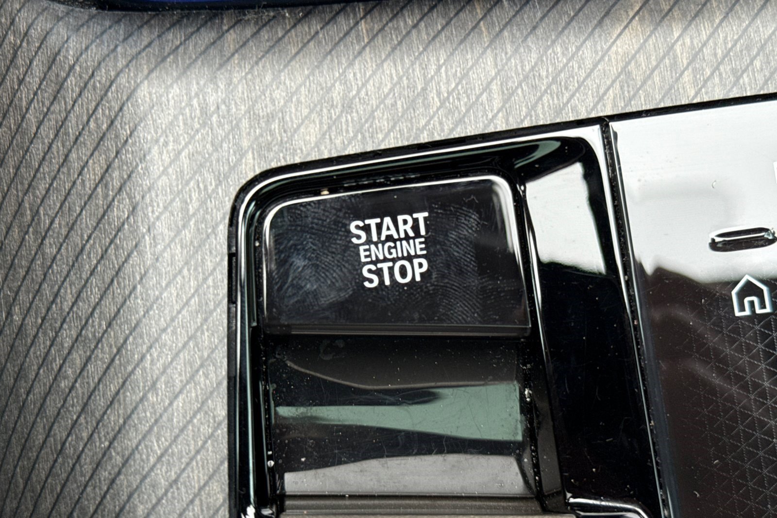 Used 2025 BMW X3 xDrive30i w/ Premium Package image 27