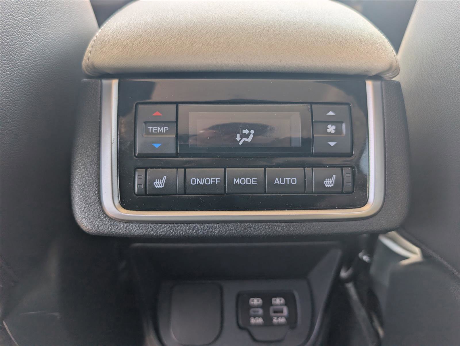 Used 2023 Subaru Ascent Limited AWD/4WD image 17