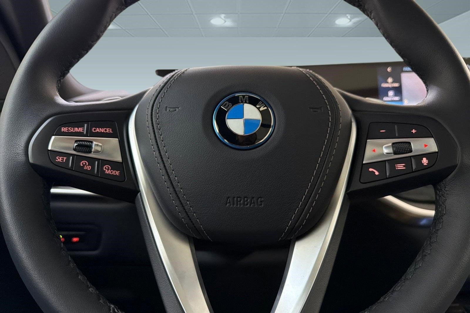 New 2026 BMW X5 xDrive50e w/ Parking Assistance Package AWD/4WD image 17