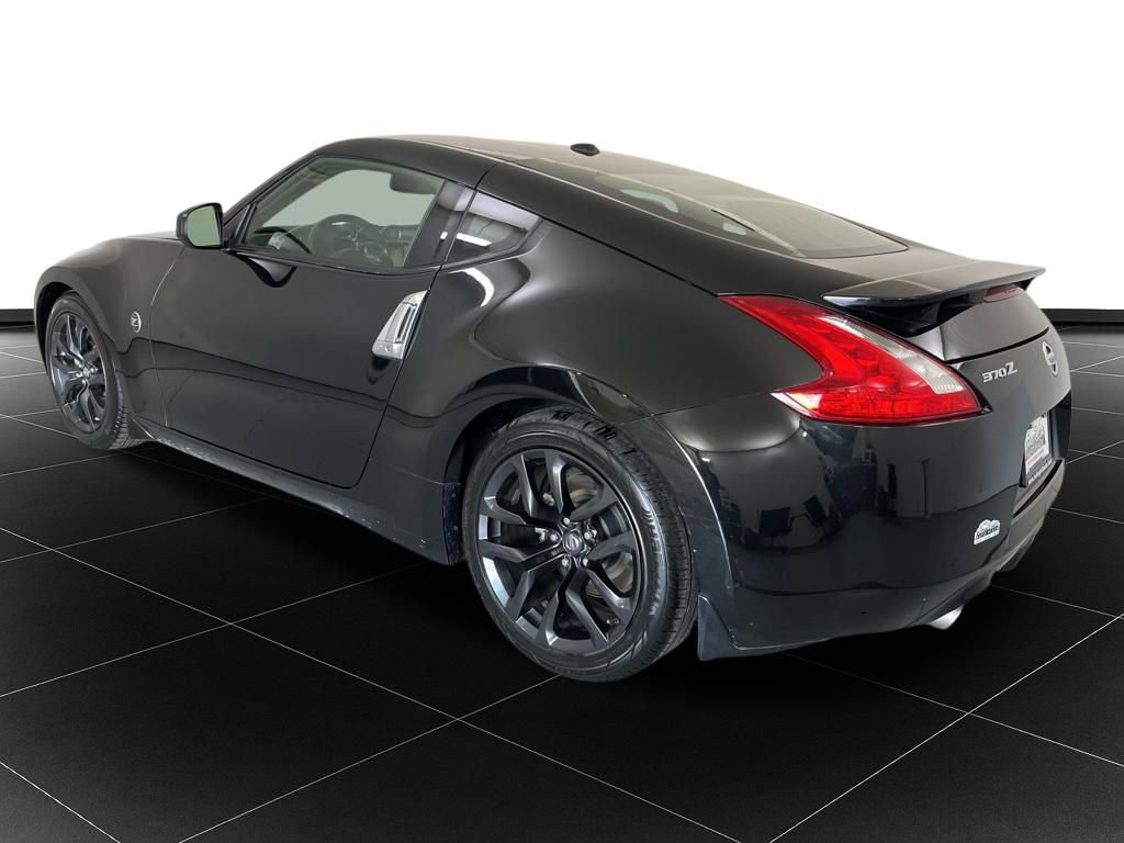 Used 2016 Nissan 370Z Touring w/ Aerodynamics Package RWD image 3