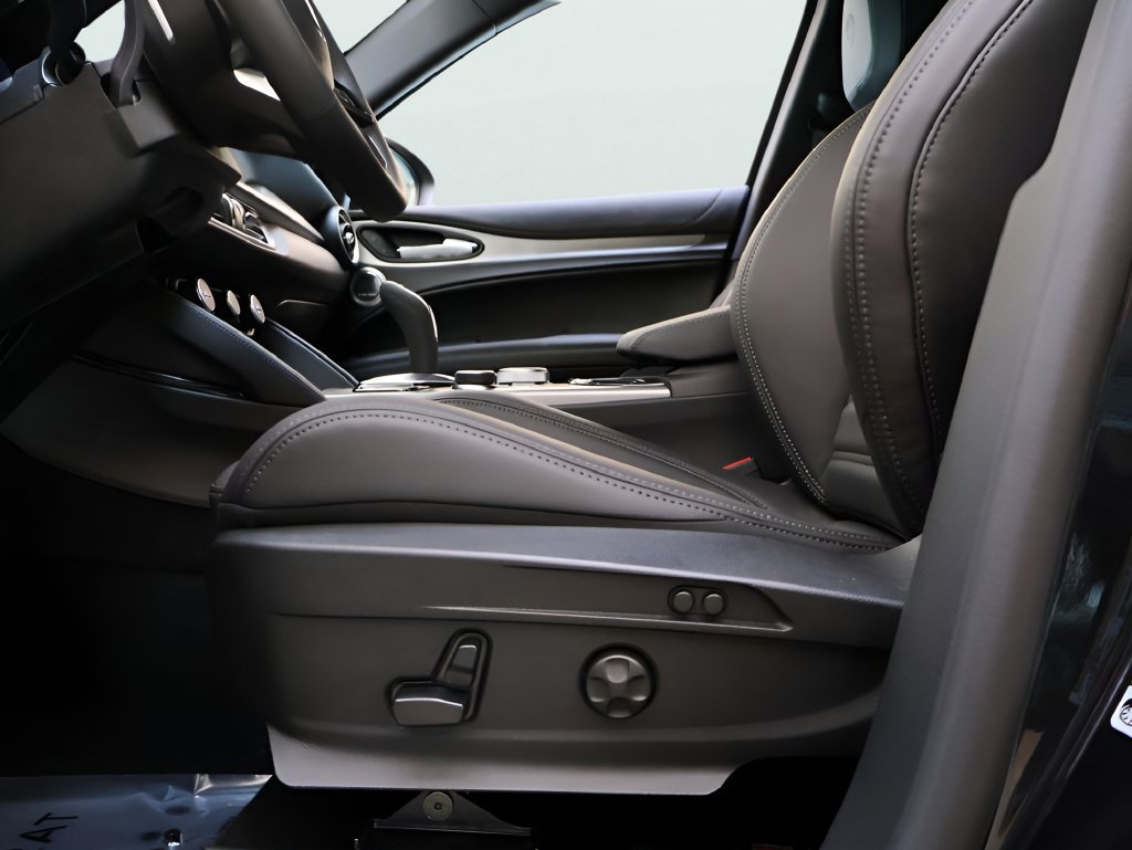 New 2026 Alfa Romeo Stelvio Sprint AWD/4WD image 35