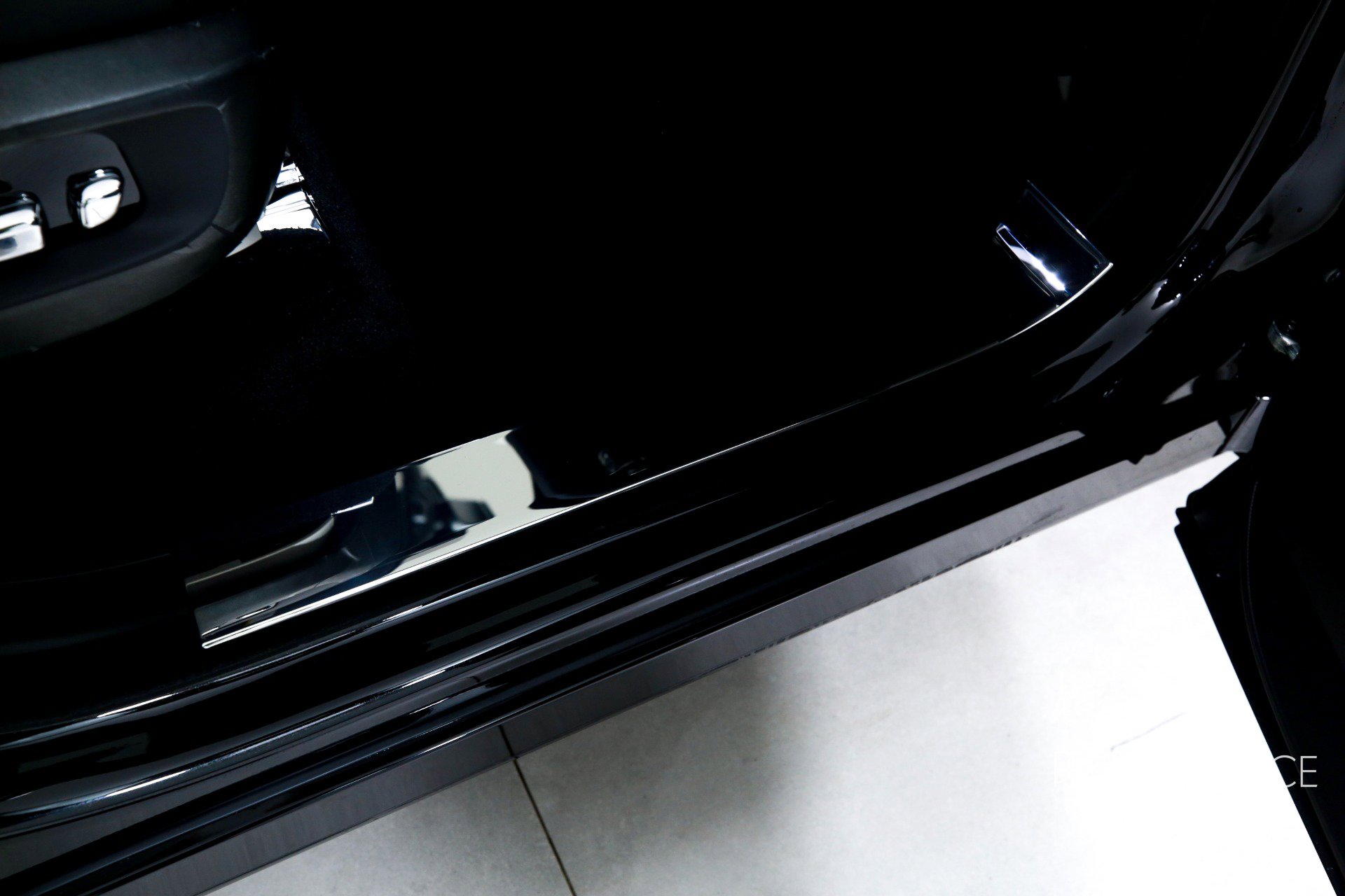 New 2026 Rolls-Royce Cullinan image 36