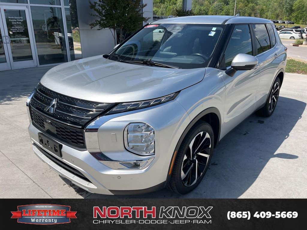Used 2023 Mitsubishi Outlander SE