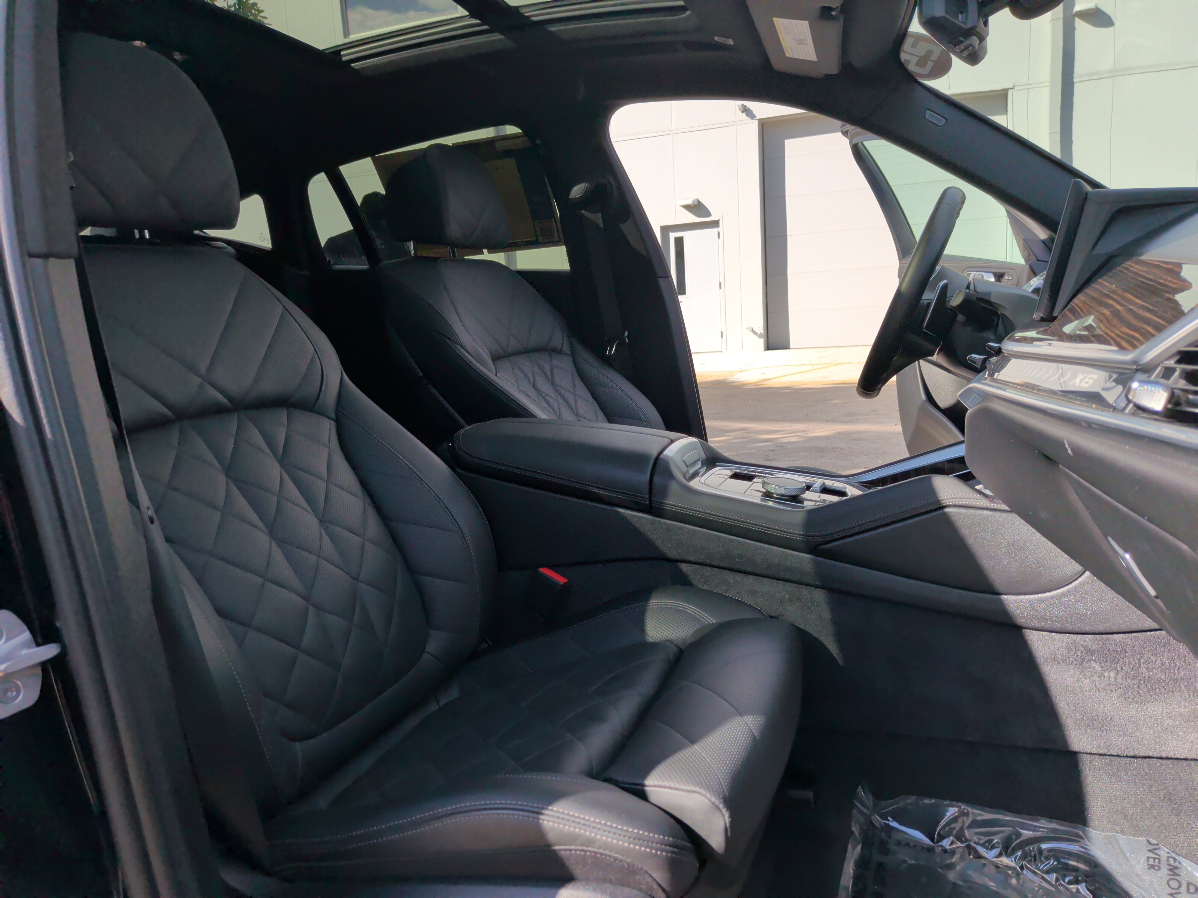 Used 2025 BMW X6 xDrive40i AWD/4WD image 38