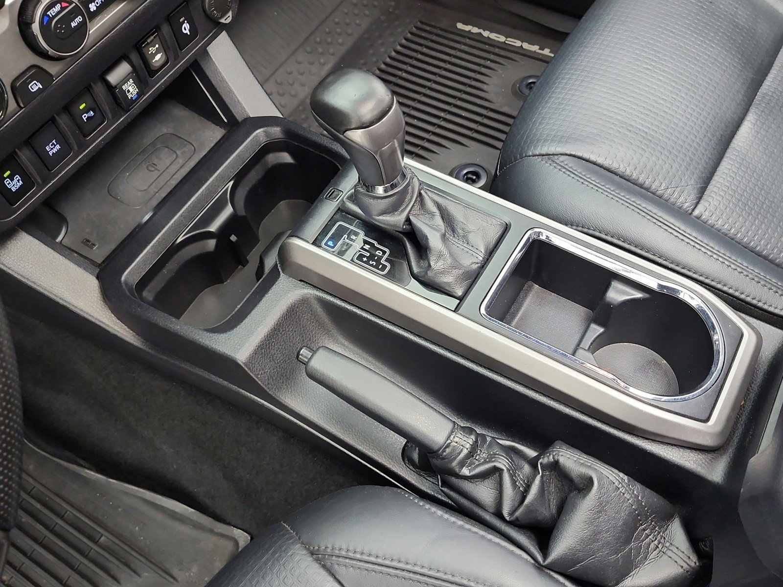 Used 2019 Toyota Tacoma Limited AWD/4WD image 11