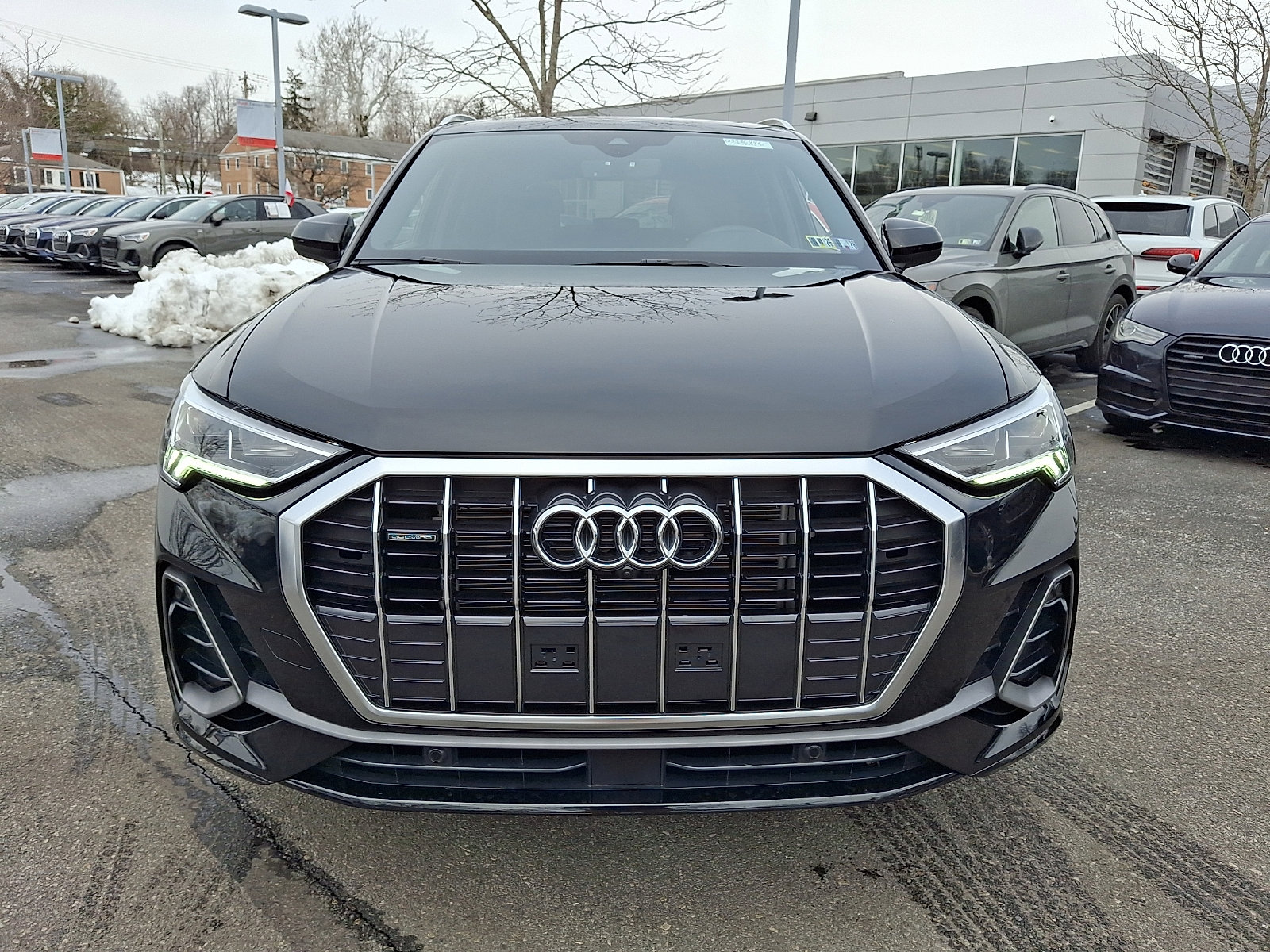 Certified 2025 Audi Q3 2.0T Premium Plus w/ Premium Plus Package AWD/4WD image 2
