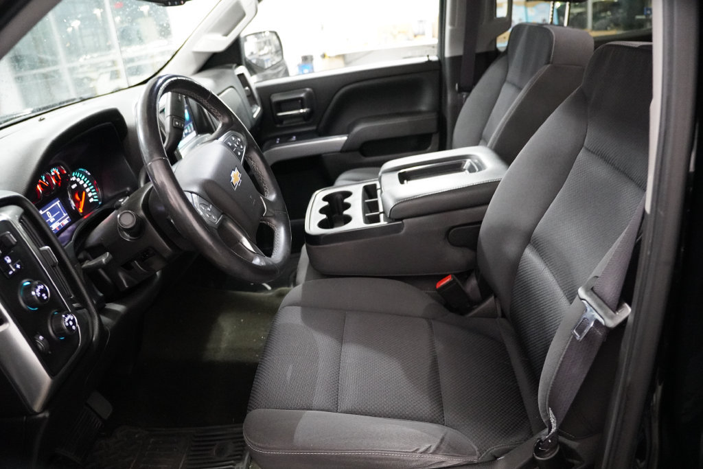 Used 2017 Chevrolet Silverado 1500 LT w/ All Star Edition AWD/4WD image 4