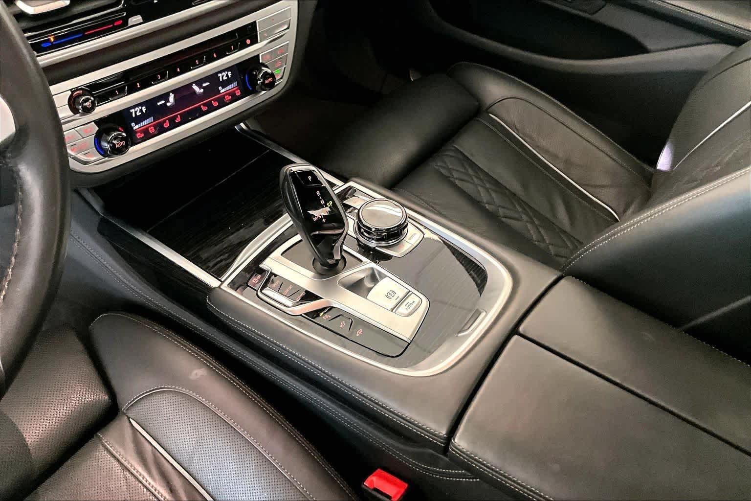 Used 2019 BMW 750i w/ Executive Package RWD image 13