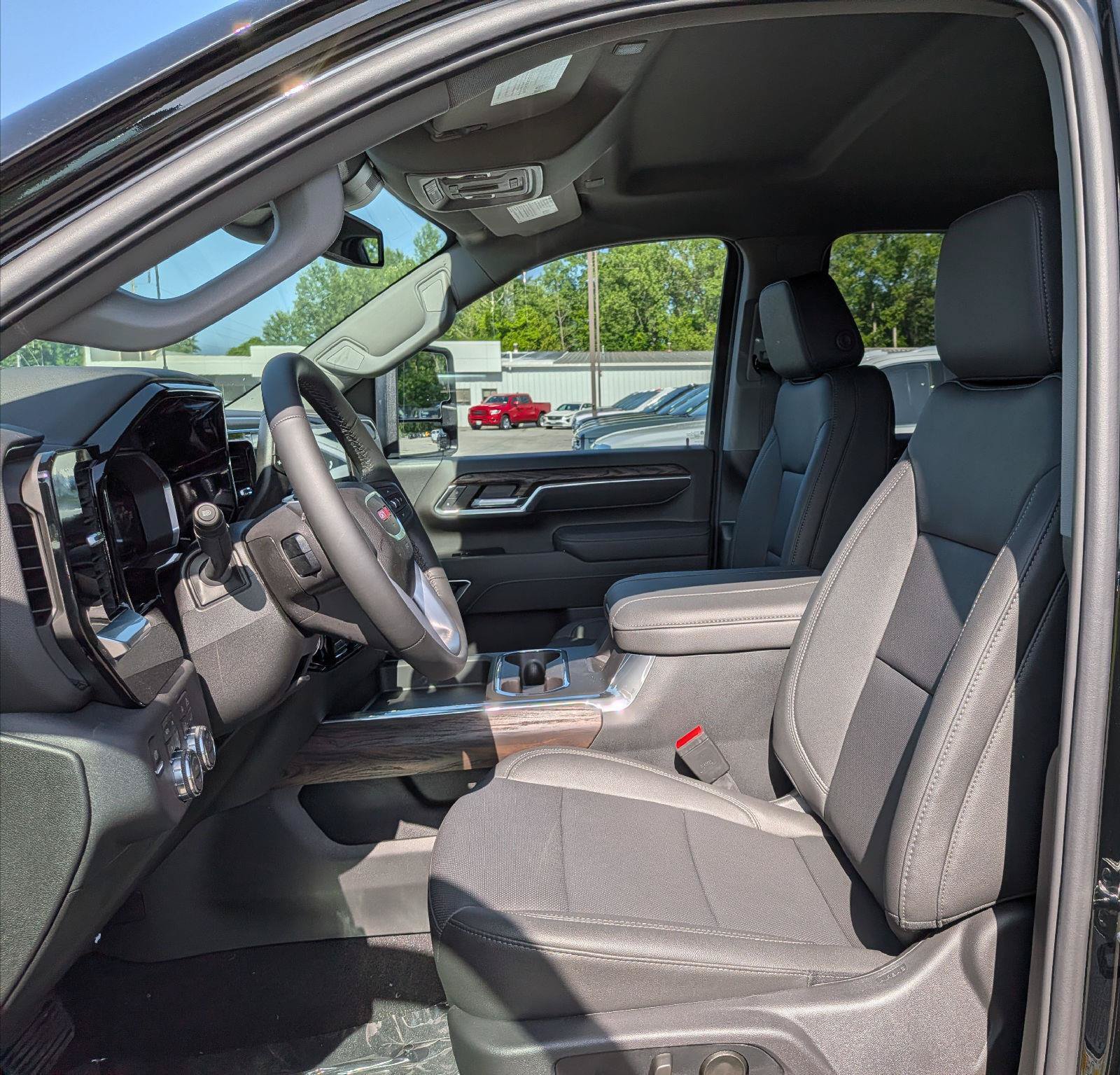 New 2026 GMC Sierra 2500 SLT w/ SLT Premium Package AWD/4WD image 11