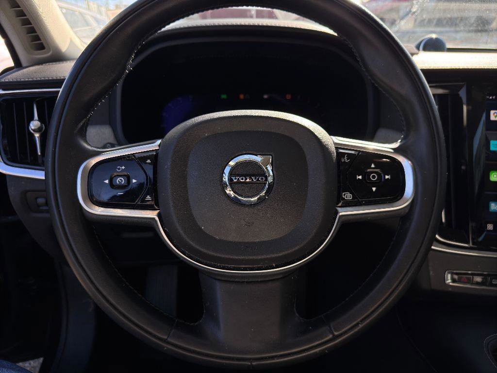 Used 2022 Volvo S90 B6 Inscription w/ Advanced Package image 20