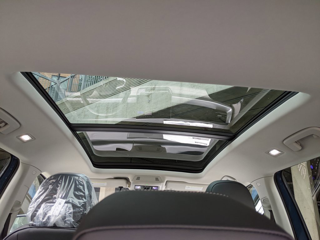 New 2025 Volkswagen Tiguan SE image 13