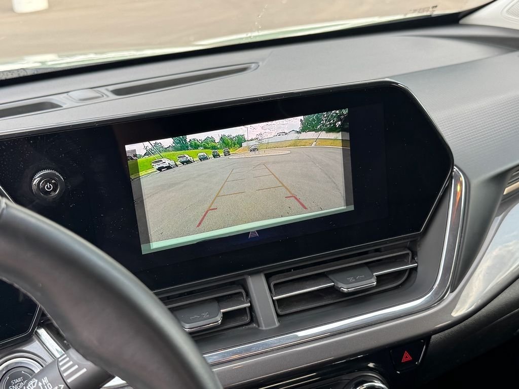 Used 2025 Chevrolet Trax ACTIV FWD image 29
