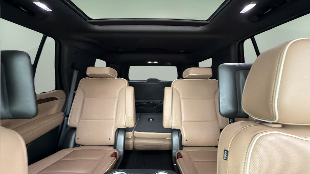 Used 2023 Chevrolet Tahoe Premier AWD/4WD image 16