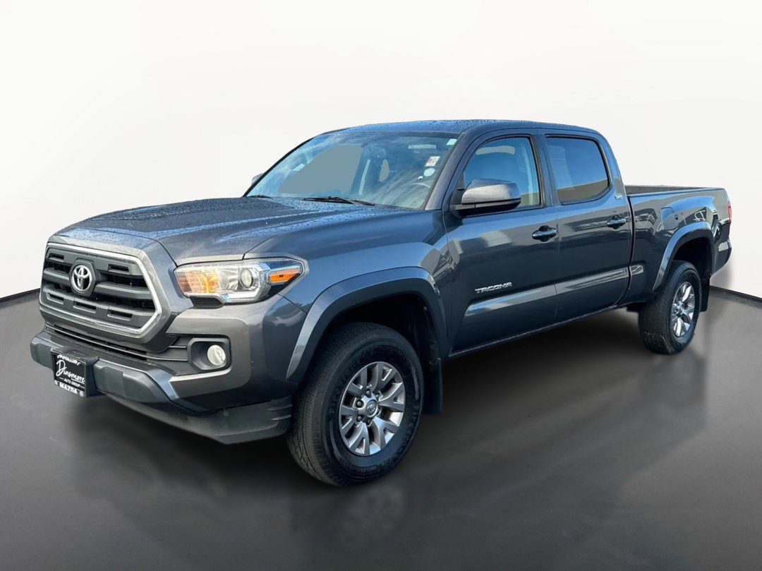 Used 2016 Toyota Tacoma SR5 AWD/4WD image 7