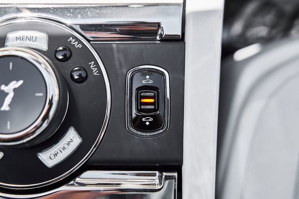 Used 2019 Rolls-Royce Wraith RWD image 60