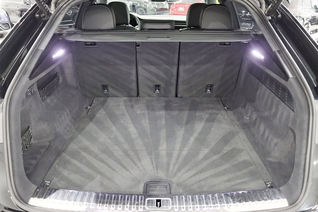 Used 2025 Audi Q8 Prestige AWD/4WD image 44