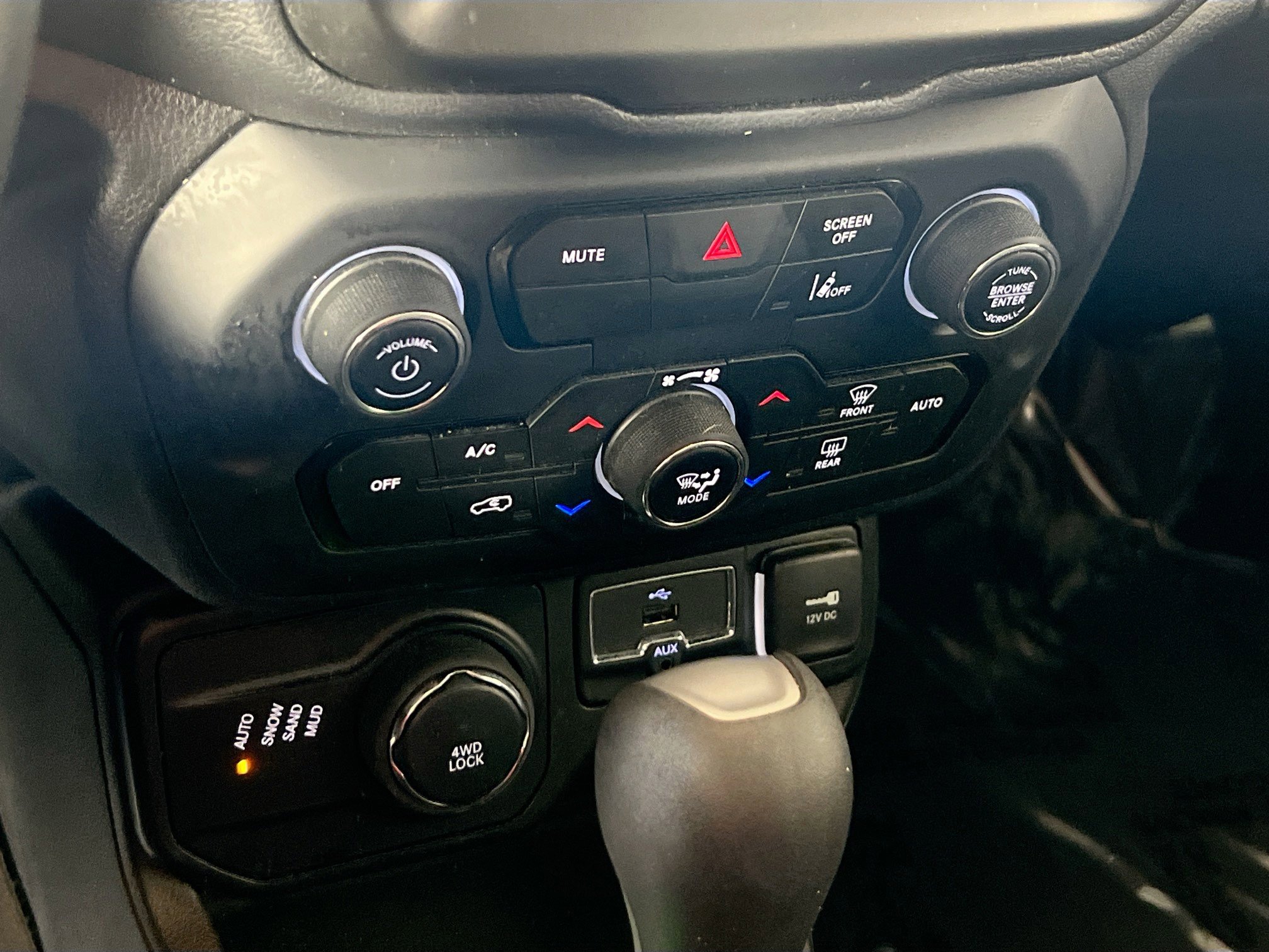 Used 2022 Jeep Renegade Latitude w/ Sun/Sound Group image 16