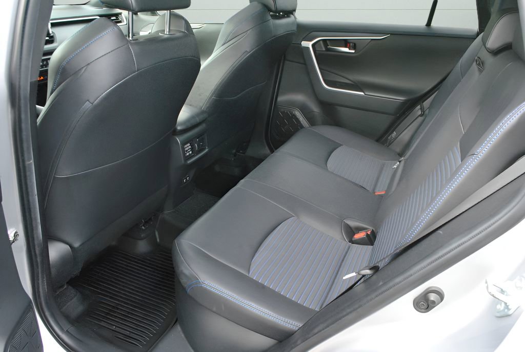 Used 2019 Toyota RAV4 XSE AWD/4WD image 17