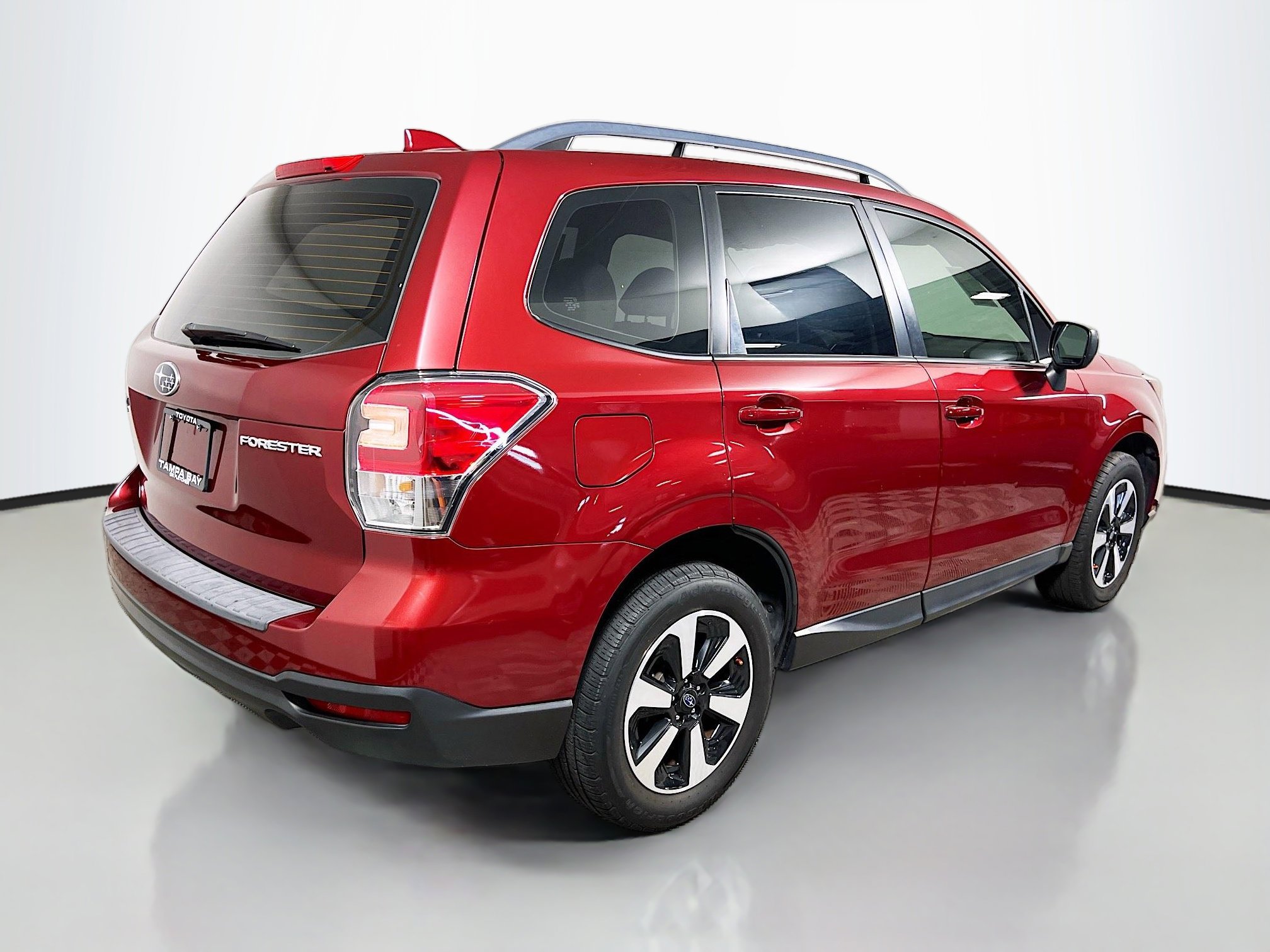 Used 2018 Subaru Forester 2.5i w/ Alloy Wheel Package AWD/4WD image 4
