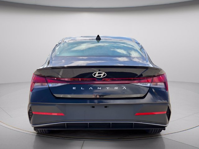 New 2026 Hyundai Elantra SEL Sport FWD image 4