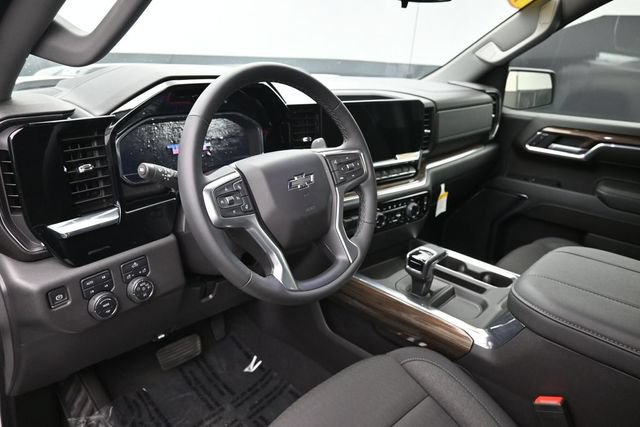 Used 2024 Chevrolet Silverado 1500 LT Trail Boss AWD/4WD image 13