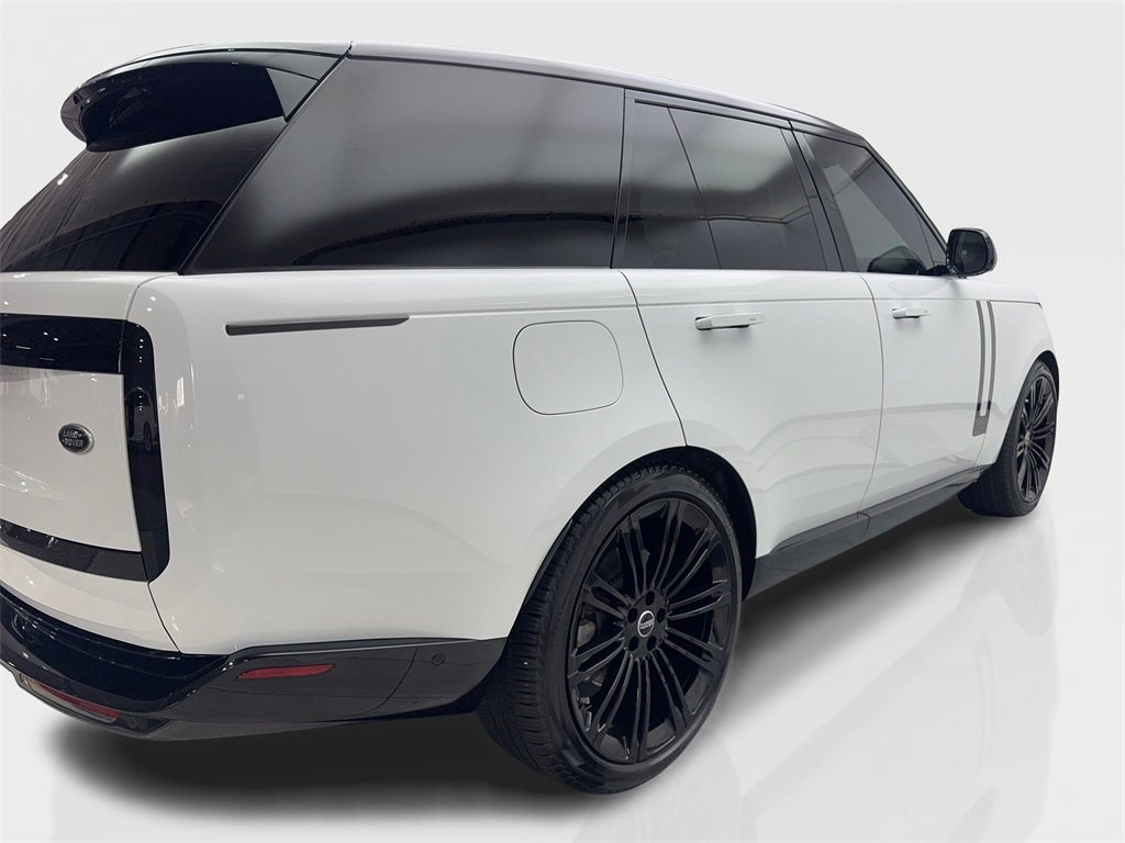 Used 2023 Land Rover Range Rover SE image 13