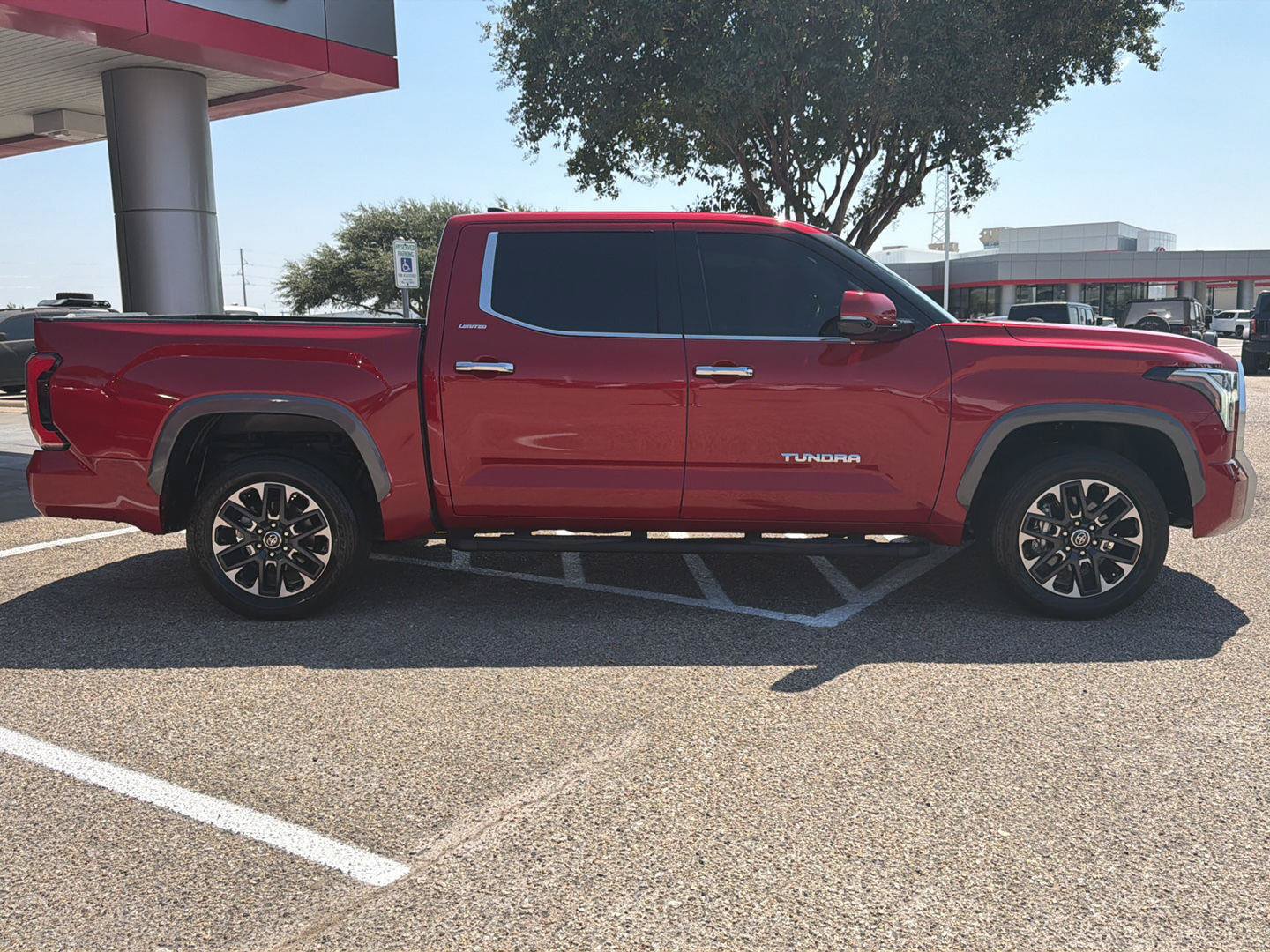 Used 2024 Toyota Tundra Limited AWD/4WD image 2