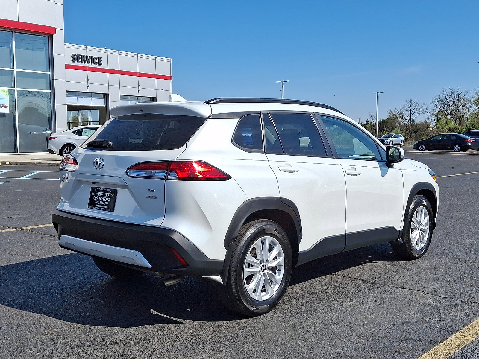 Used 2023 Toyota Corolla Cross LE w/ Moonroof Package image 6