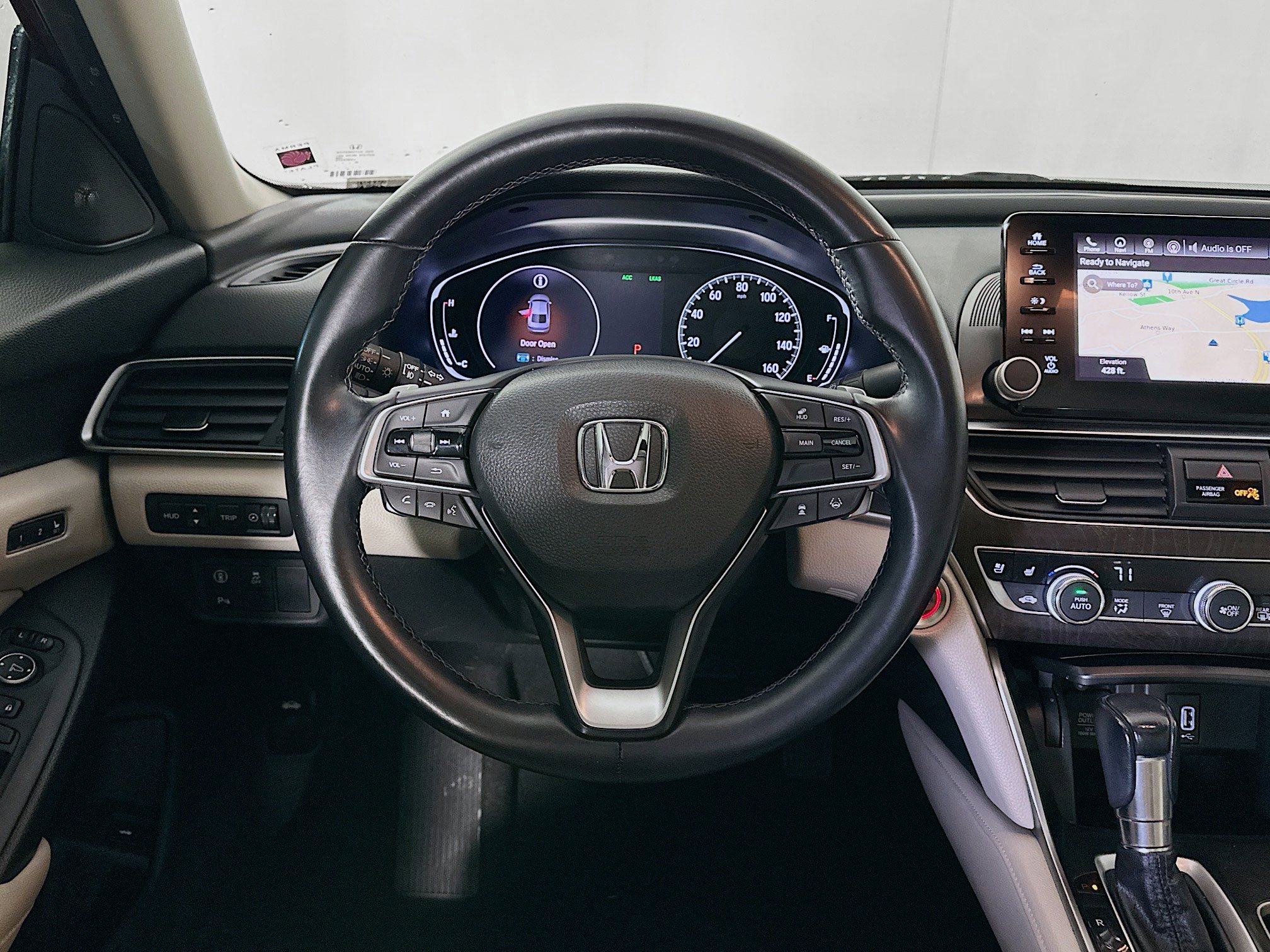 Used 2018 Honda Accord Touring image 17