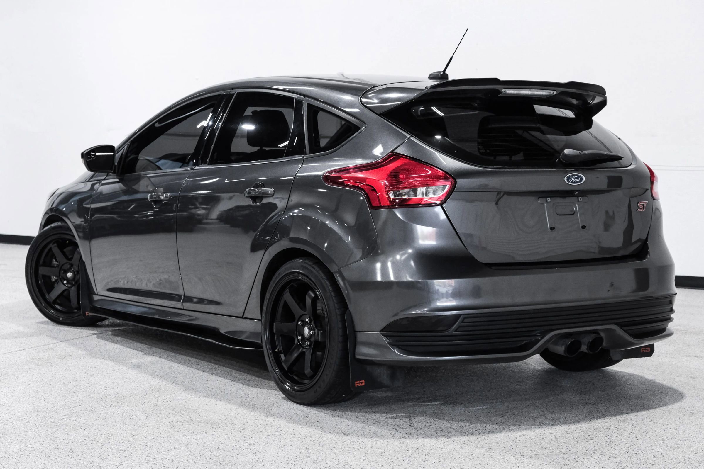Used 2018 Ford Focus ST image 8