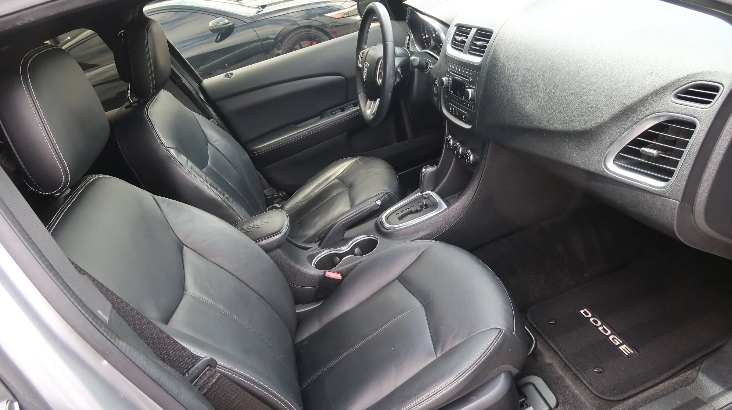 Used 2014 Dodge Avenger SXT FWD image 26