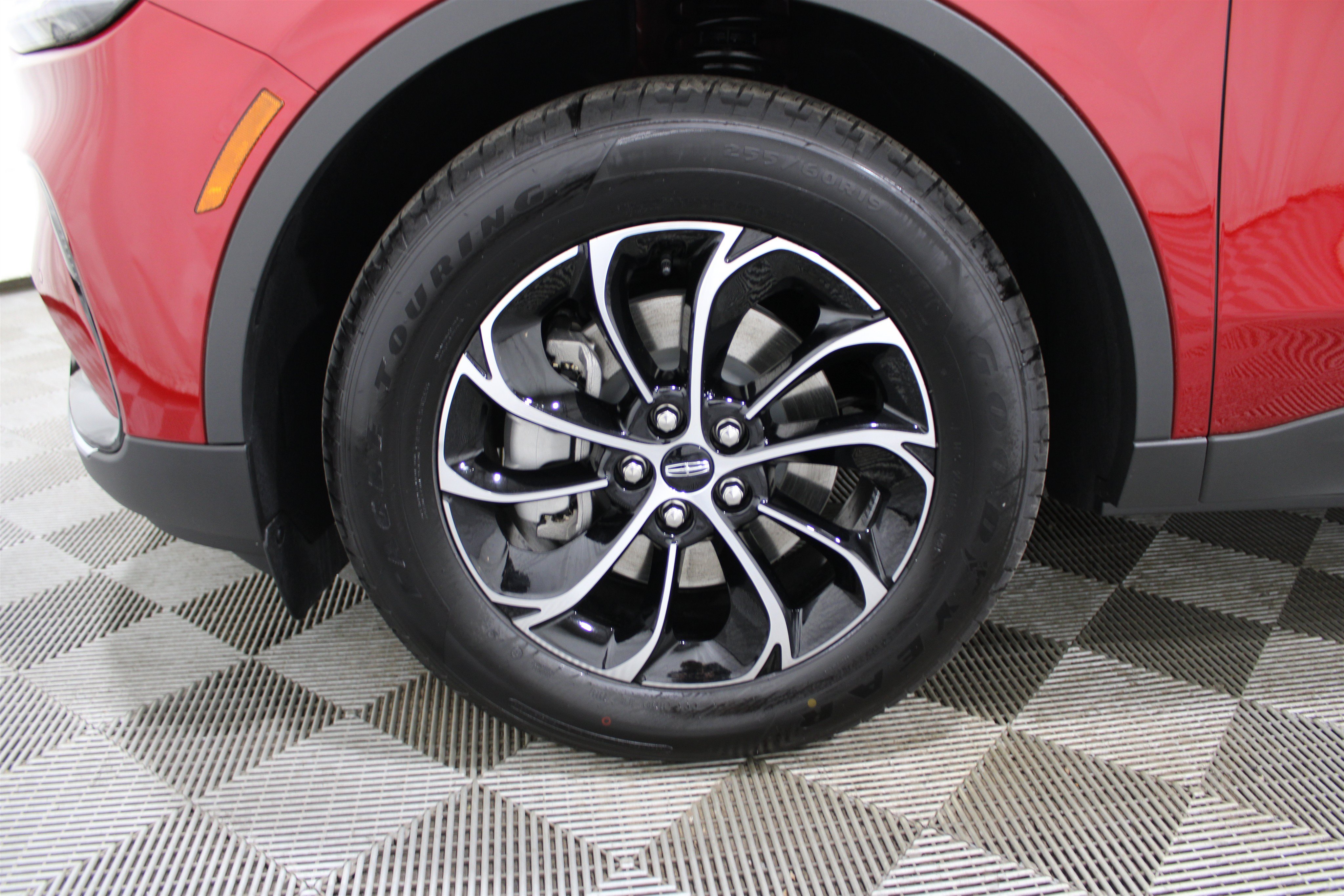 New 2026 Lincoln Nautilus Premier AWD/4WD image 38