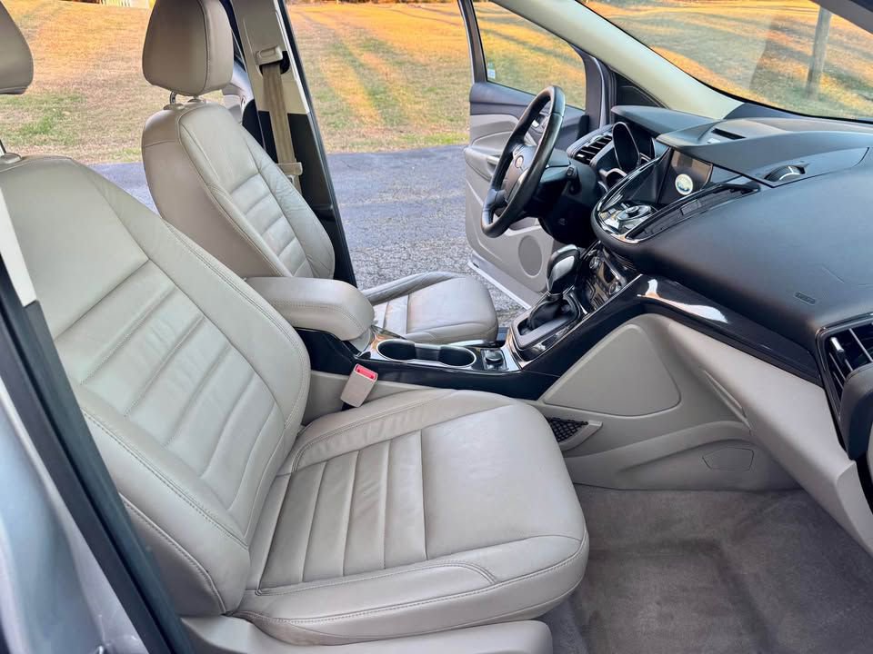 Used 2016 Ford Escape Titanium image 6