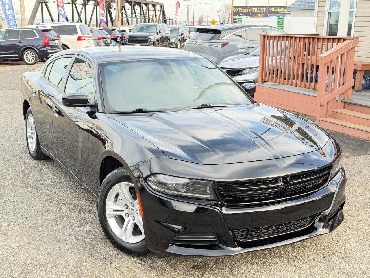 Used 2023 Dodge Charger SXT image 2