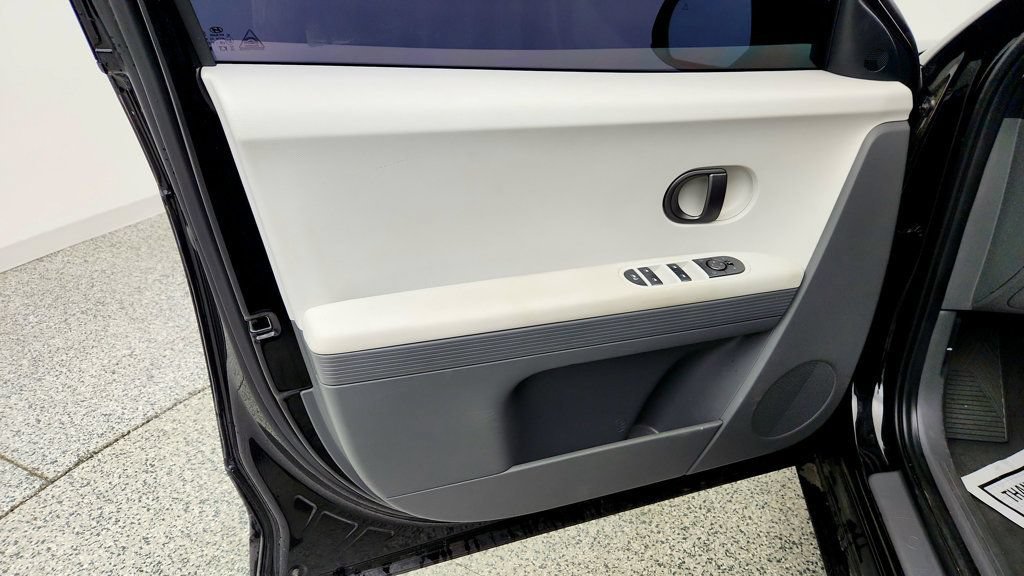 Used 2025 Hyundai Ioniq 5 SE RWD image 9